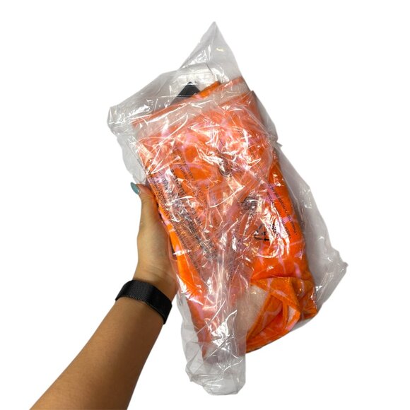 Peloton Sweat Towel Single in Block Palm New in Package Workout Gym Cycling Row - Picture 4 of 5